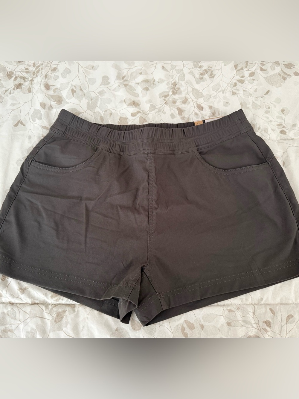 Prana dark iron gray Halle e-waist short II pull up travel hike shorts 🆕 NWT